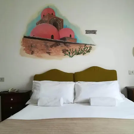 Отель Elite Centro 3*