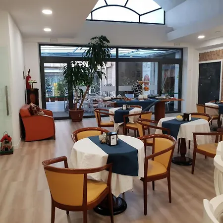 Отель Elite Centro 3*